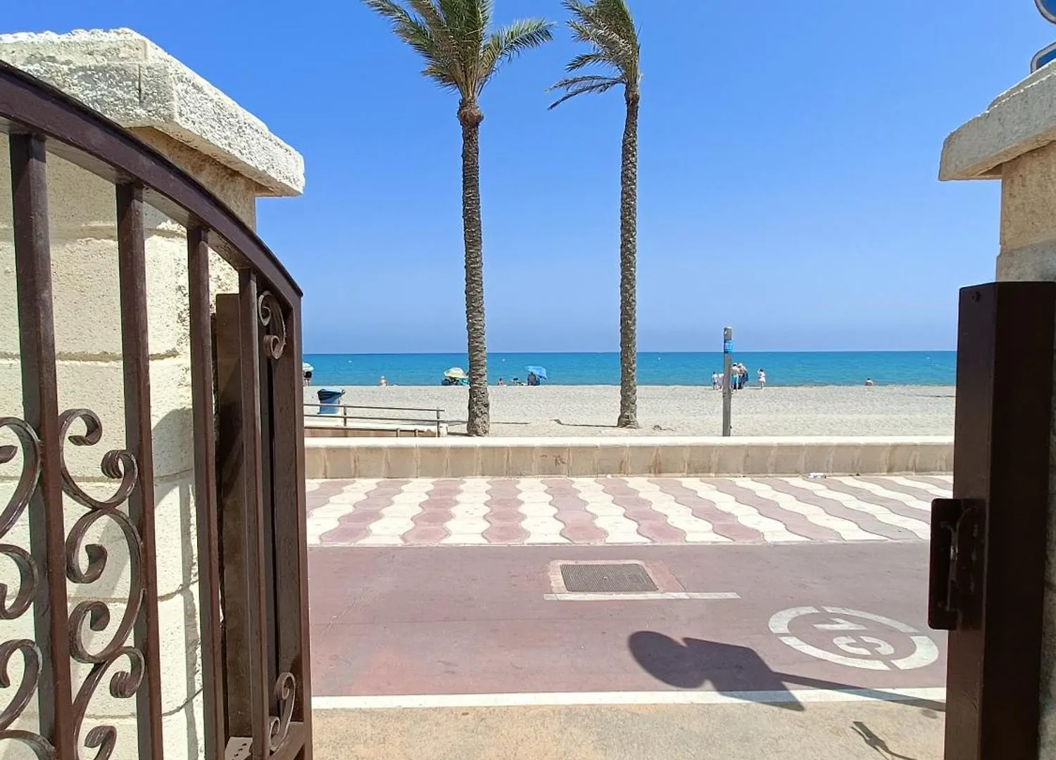 아파트 Apto Tropicana Con Salida Directa Al Mar Y Piscina 로쿠타스드마르 스페인