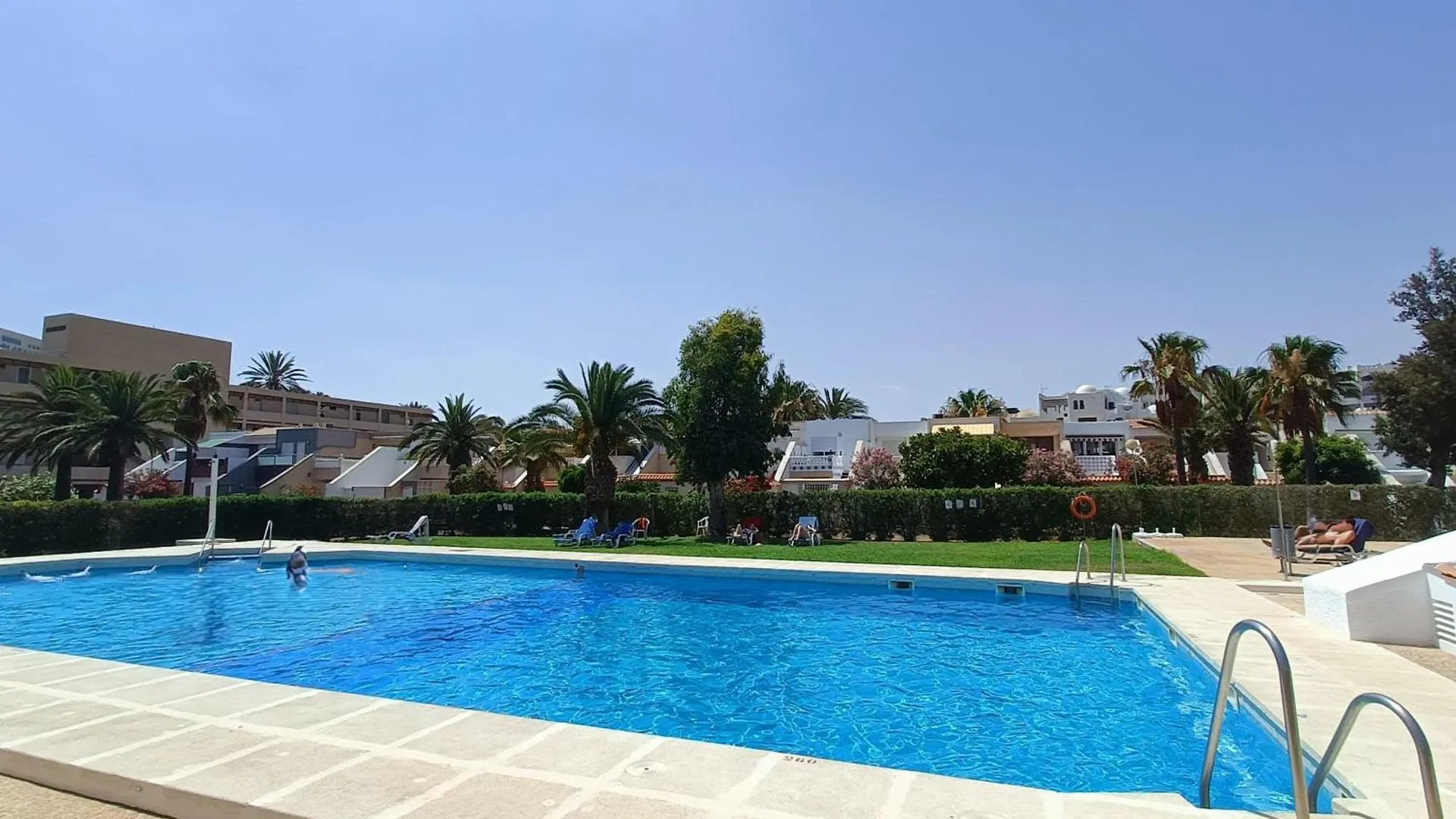 Apartment Apto Tropicana Con Salida Directa Al Mar Y Piscina Roquetas de Mar