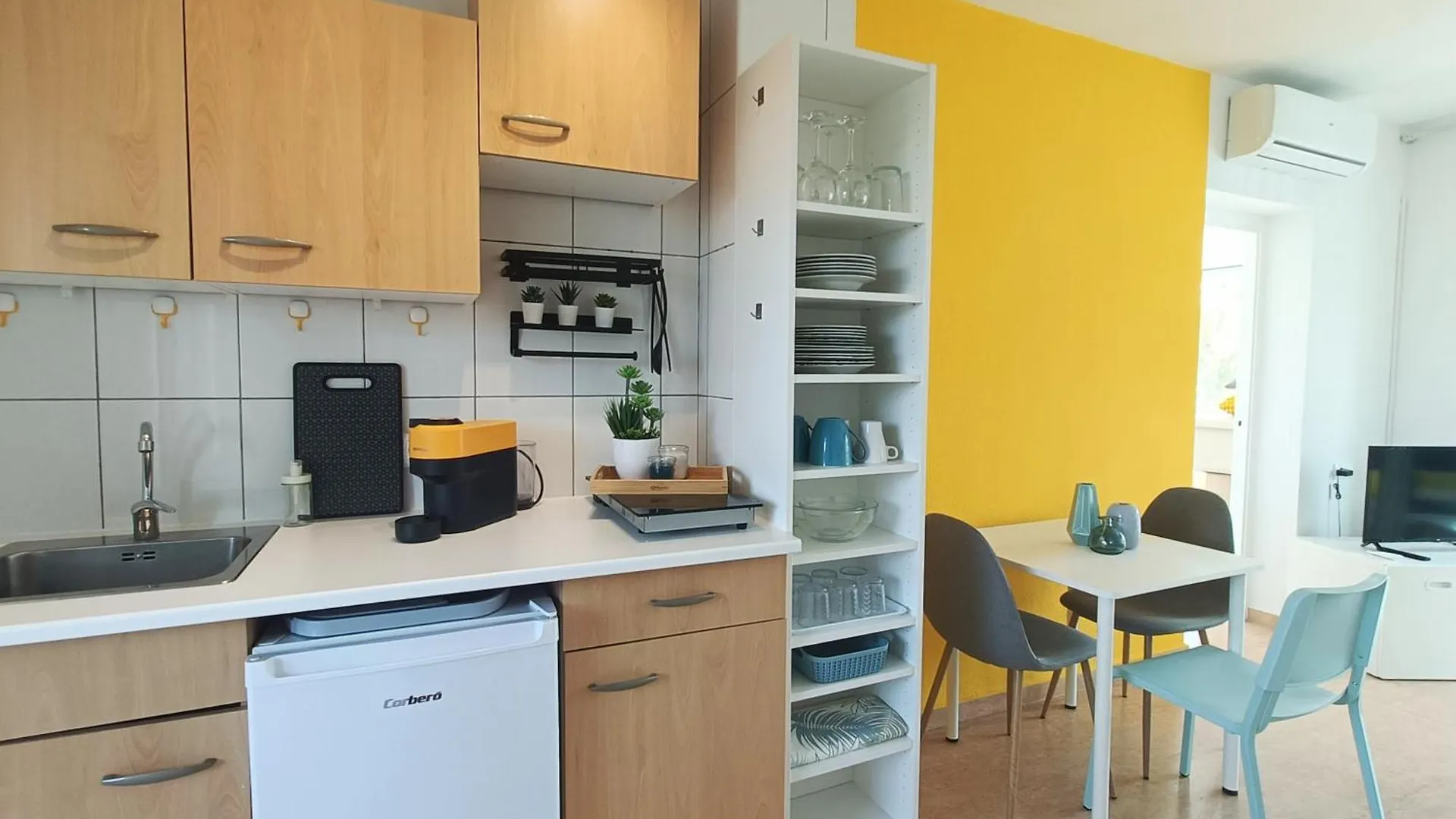 Apartment Apto Tropicana Con Salida Directa Al Mar Y Piscina Roquetas de Mar Spain