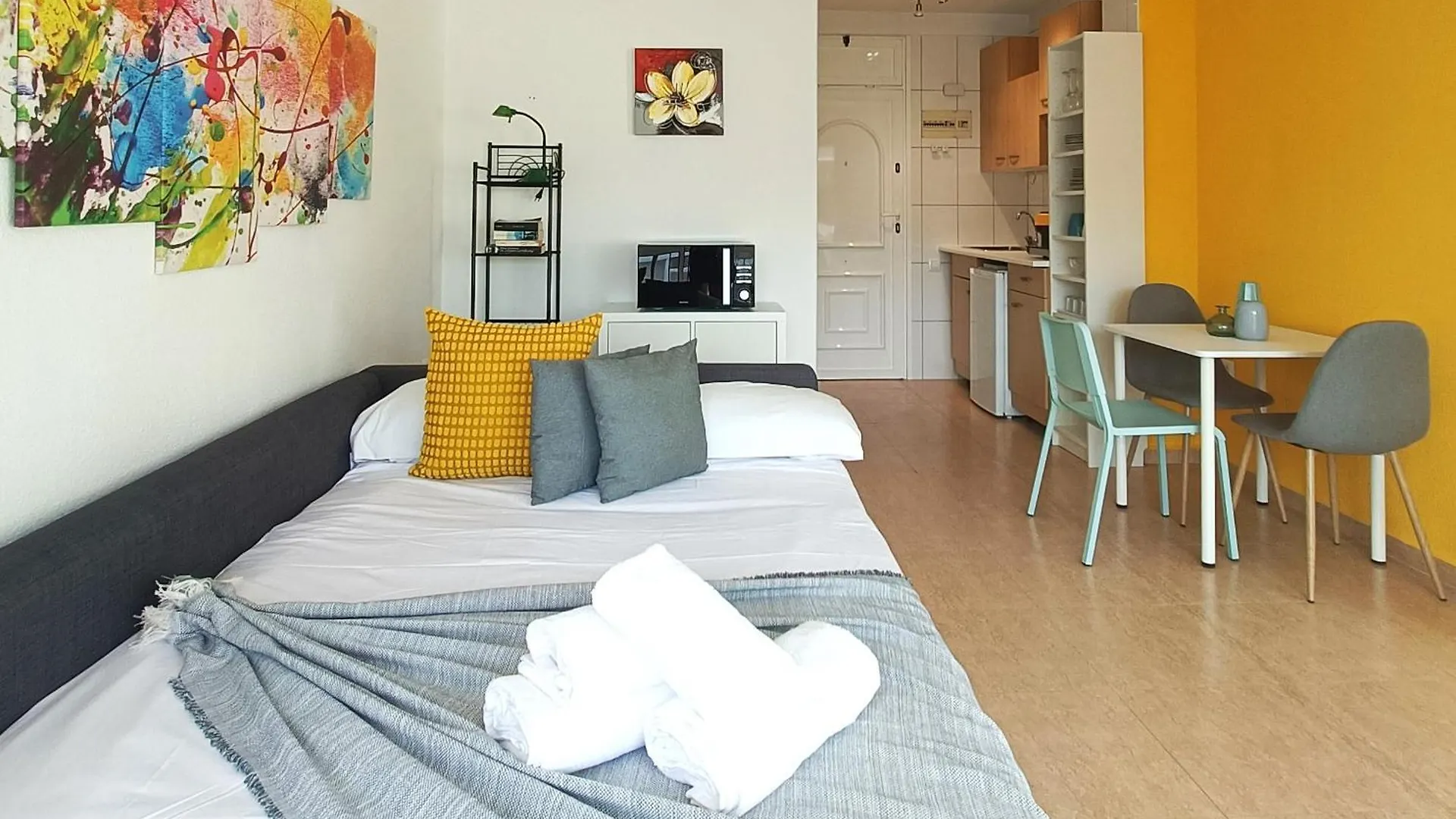 Apto Tropicana Con Salida Directa Al Mar Y Piscina Roquetas de Mar